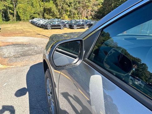 New 2026 Chevrolet Traverse LT image 11