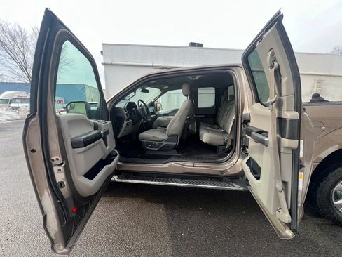 Used 2018 Ford F150 XLT w/ Equipment Group 302A Luxury AWD/4WD image 35