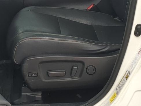 Used 2015 Toyota Highlander Limited image 12