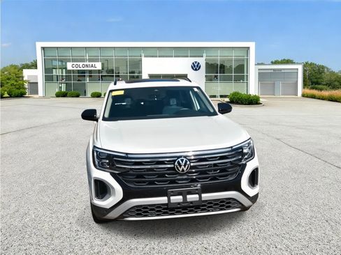 New 2026 Volkswagen Atlas Peak Edition AWD/4WD image 3
