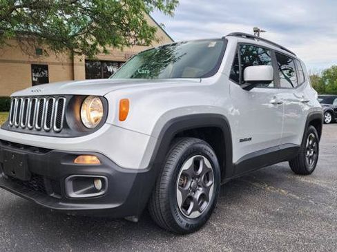 Used 2015 Jeep Renegade Latitude FWD image 1