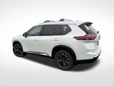 New 2026 Nissan Rogue Platinum image 3