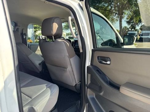 Used 2022 Nissan Frontier SV w/ Technology Package RWD image 17