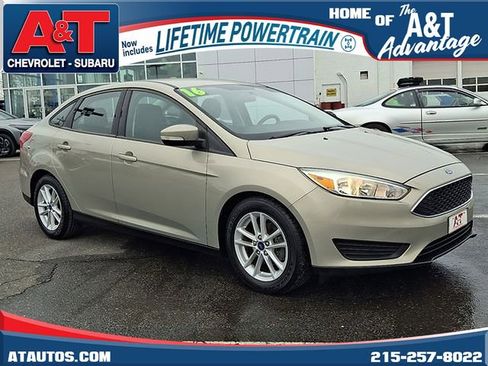 Used 2016 Ford Focus SE image 1