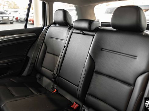 Used 2017 Volkswagen Golf Alltrack S image 31