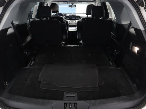 Certified 2020 Ford Explorer XLT w/ Equipment Group 202A image 17