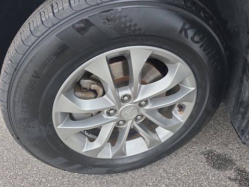 Used 2019 Hyundai Santa Fe SEL image 32