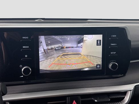 Used 2022 Kia K5 LX FWD image 19