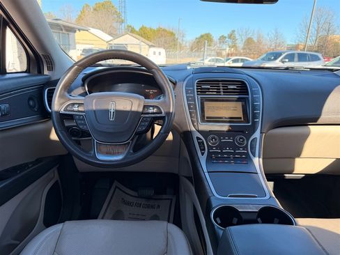 Used 2019 Lincoln Nautilus Reserve image 27