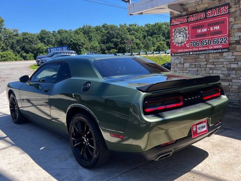 Used 2018 Dodge Challenger SXT w/ Blacktop Package RWD image 4