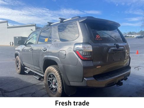 Used 2022 Toyota 4Runner SR5 Premium w/ Moonroof Package image 5