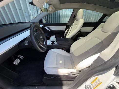 Used 2022 Tesla Model Y Performance AWD/4WD image 14