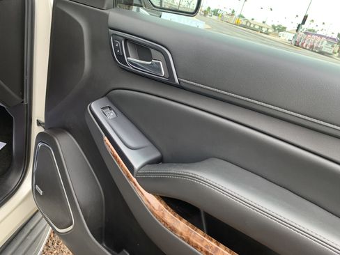 Used 2015 Chevrolet Suburban LTZ image 30