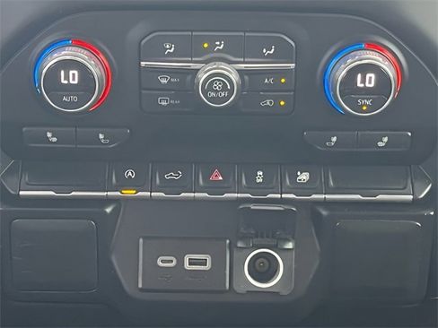 Used 2020 Chevrolet Silverado 1500 LT w/ Texas Edition image 27