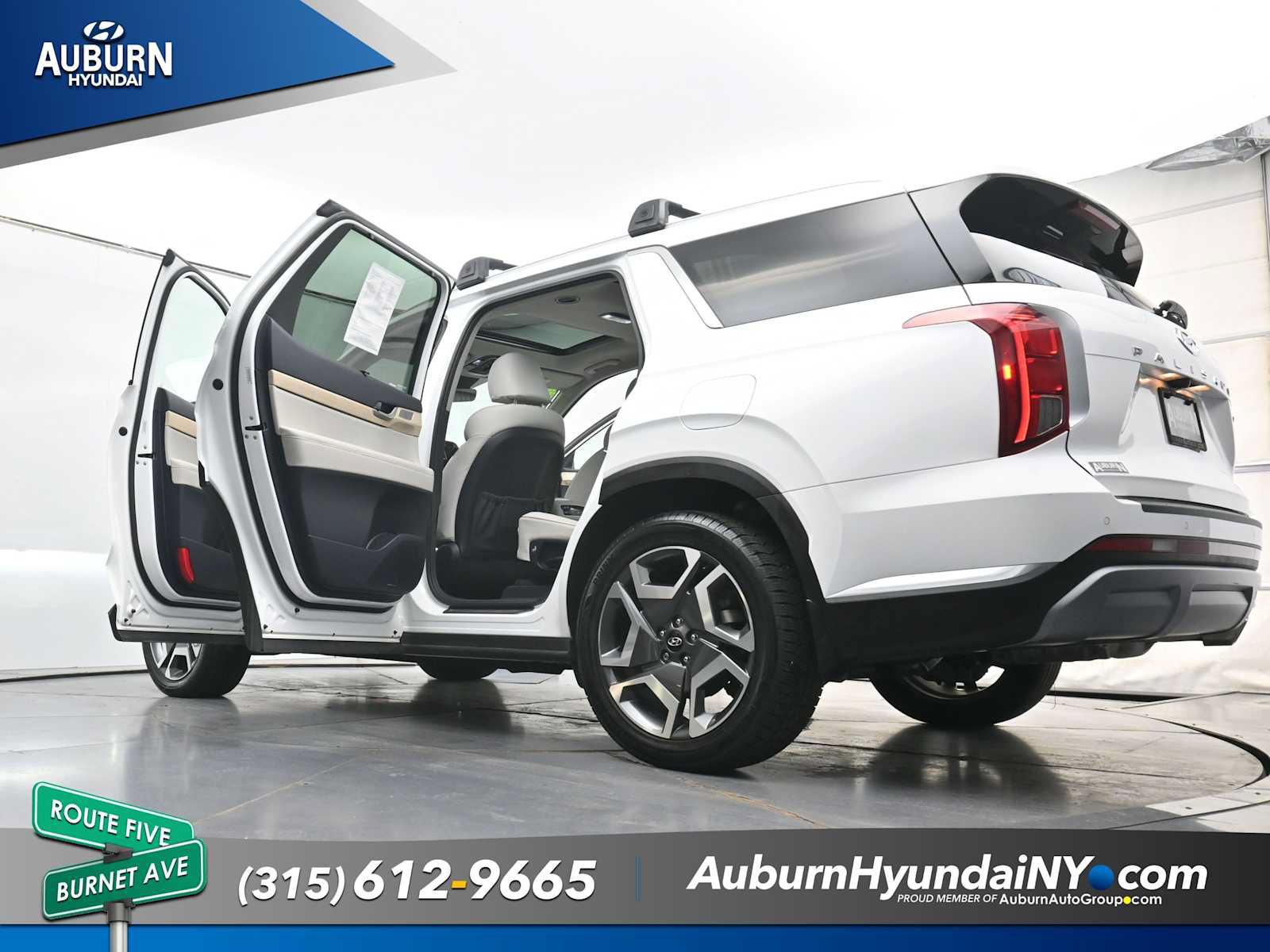 Certified 2024 Hyundai Palisade Limited AWD/4WD image 36
