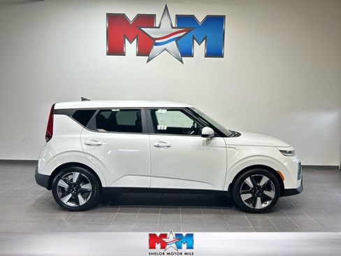 Used 2020 Kia Soul EX w/ Option Group 015 FWD image 1