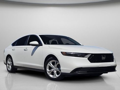 Used 2024 Honda Accord LX image 2