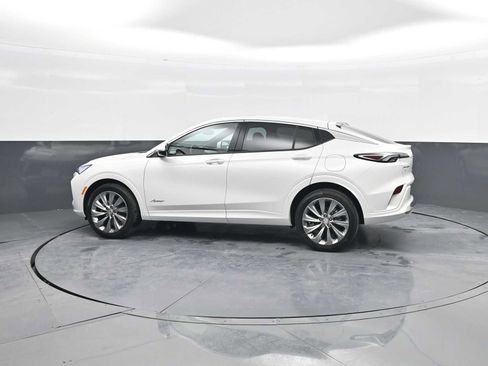 Used 2025 Buick Envista Avenir image 5
