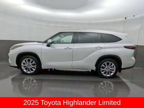 Certified 2025 Toyota Highlander Limited AWD/4WD image 4