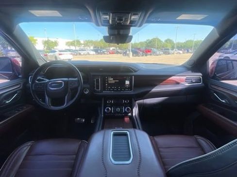 Used 2023 GMC Yukon Denali Ultimate AWD/4WD image 13