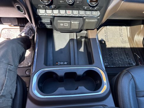 Used 2020 GMC Sierra 1500 Denali w/ Denali Ultimate Package AWD/4WD image 22