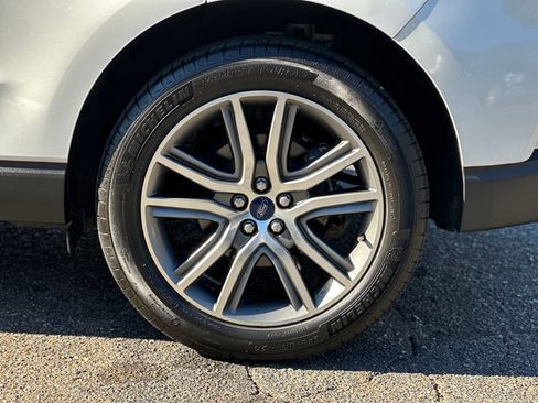 Used 2021 Ford Edge Titanium image 21
