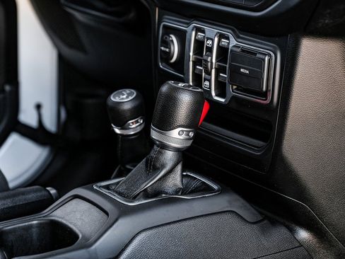 Used 2019 Jeep Wrangler Unlimited Sport S image 36