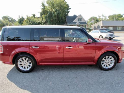 Used 2009 Ford Flex SEL image 7
