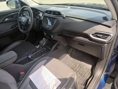 Used 2023 Chevrolet TrailBlazer LT FWD image 30