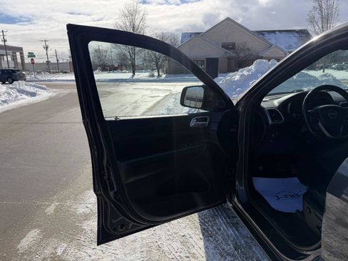 Used 2018 Jeep Grand Cherokee Altitude image 35