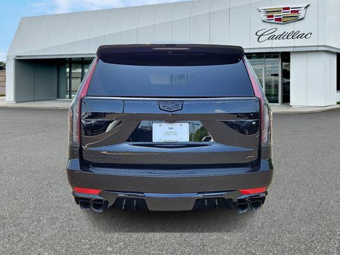Used 2024 Cadillac Escalade V w/ LPO, ONYX Package AWD/4WD image 4