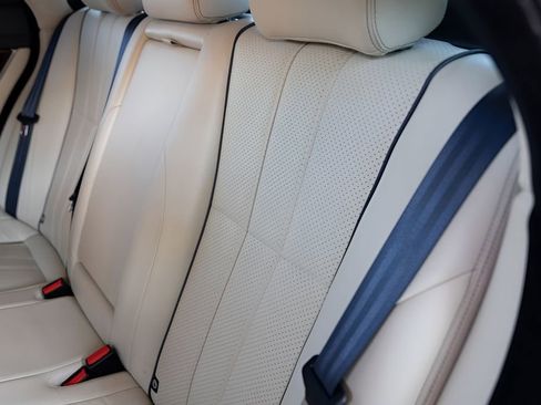 Used 2012 Jaguar XJ L RWD image 58