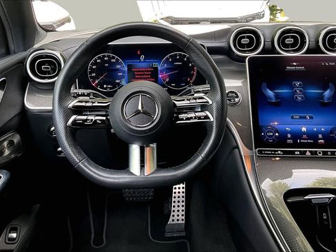 Used 2024 Mercedes-Benz GLC 300 image 6