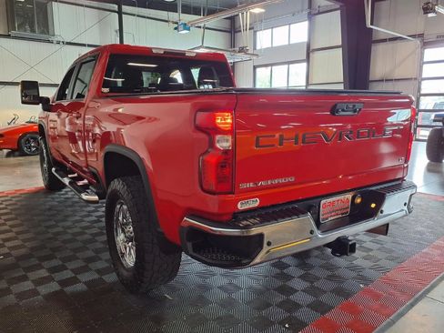 Used 2021 Chevrolet Silverado 2500 LT w/ Convenience Package AWD/4WD image 5