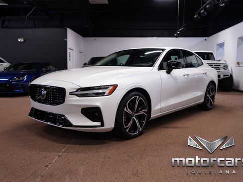 Used 2024 Volvo S60 B5 Ultimate image 3