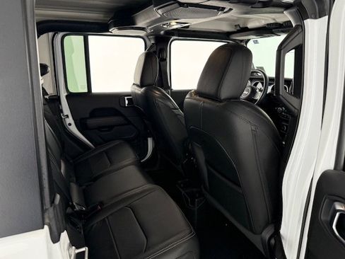 Certified 2022 Jeep Gladiator Overland w/ Popular Equipment Package image 23