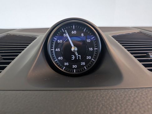 Used 2024 Porsche Cayenne Coupe image 19