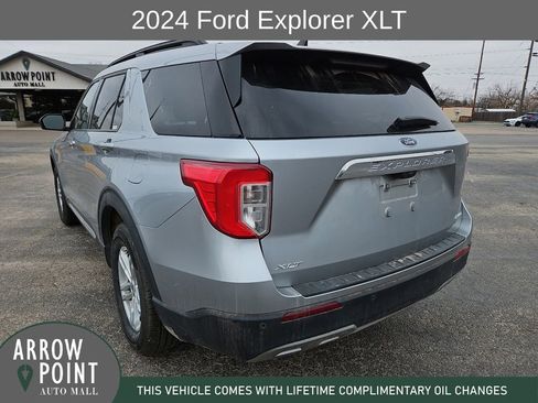 Used 2024 Ford Explorer XLT w/ Equipment Group 202A image 9