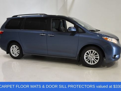 Used 2015 Toyota Sienna XLE Premium FWD image 3