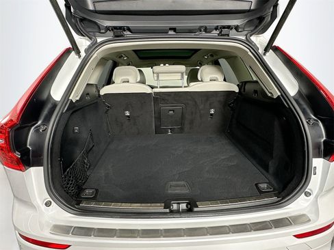 Used 2023 Volvo XC60 B6 Ultimate w/ Protection Package Premier image 27