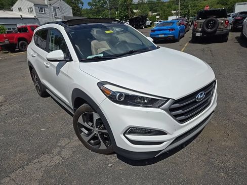 Used 2018 Hyundai Tucson Value AWD/4WD image 3