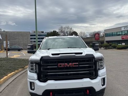 Used 2021 GMC Sierra 2500 AT4 w/ AT4 Premium Plus Package AWD/4WD image 3