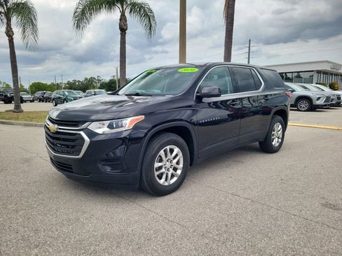 Used 2020 Chevrolet Traverse LS FWD image 2