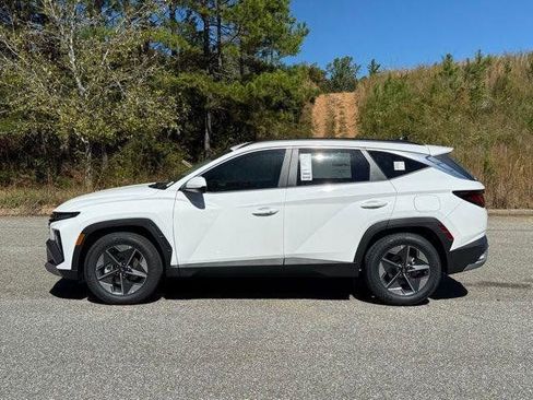 Used 2026 Hyundai Tucson SEL FWD image 2