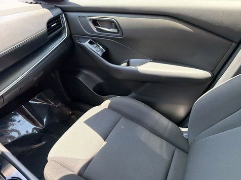 Used 2025 Nissan Rogue S FWD image 26