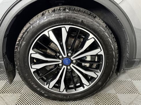 Used 2022 Ford Escape SE w/ SE Sport Appearance Package image 31