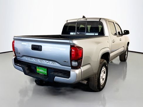 Used 2022 Toyota Tacoma SR AWD/4WD image 10