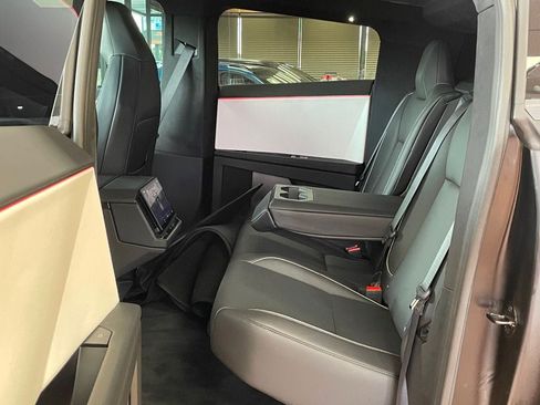 Used 2024 Tesla Cybertruck AWD Crew Cab image 16