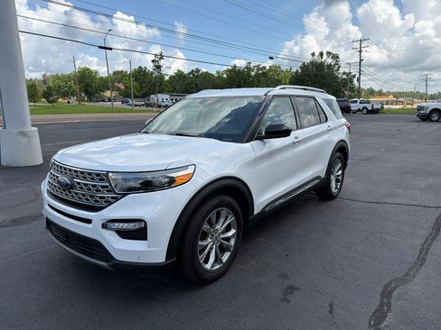 Used 2022 Ford Explorer Limited RWD image 2
