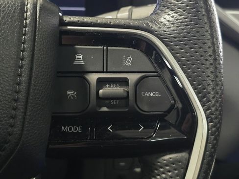 Used 2023 Toyota Tundra Platinum image 36